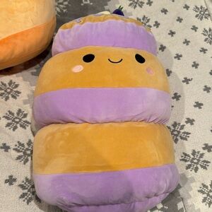 Blueberry pancakes, squish, mellow